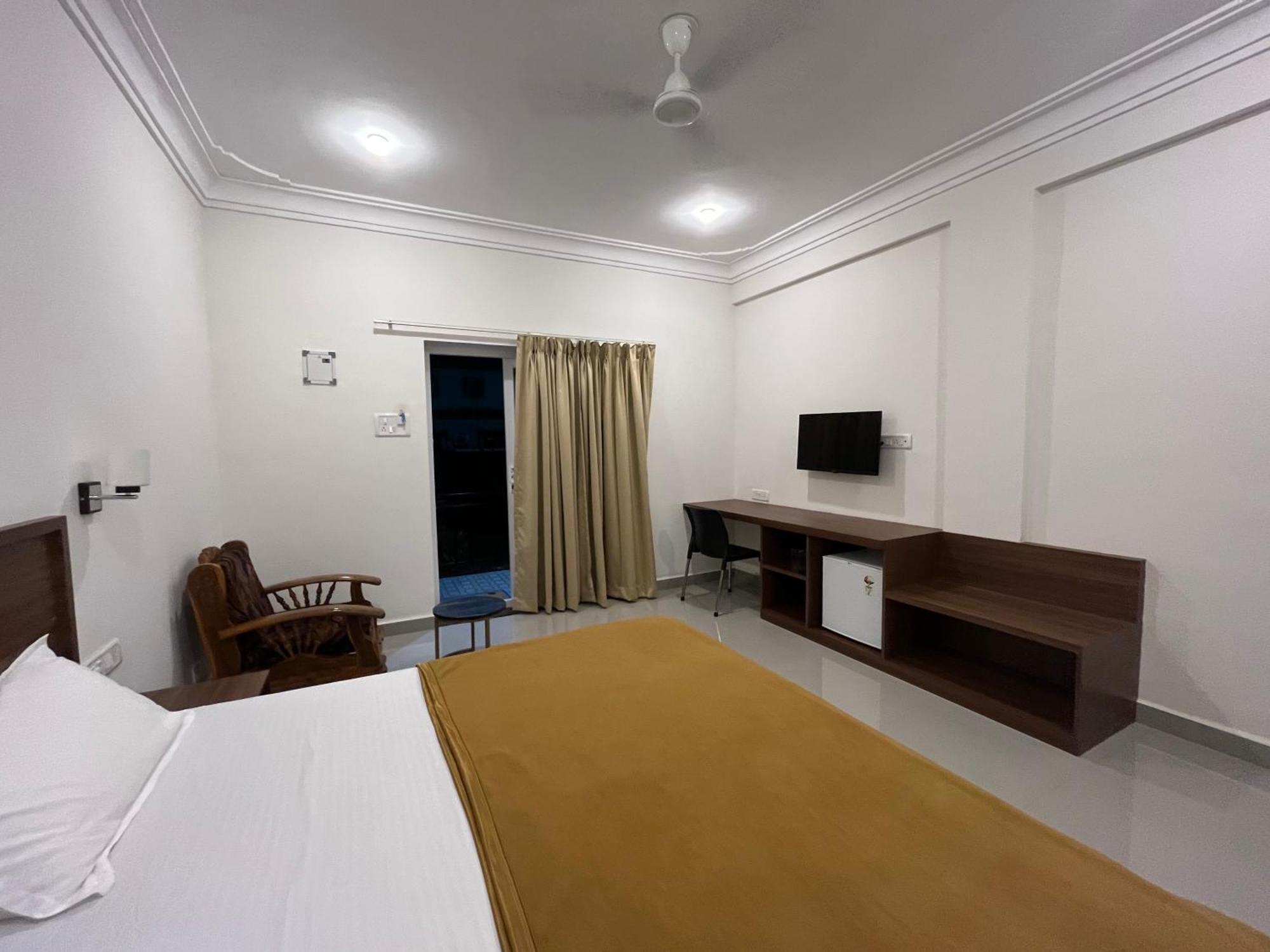 Morjim Sunset Guesthouse - 300 Meter To Morjim Beach 외부 사진
